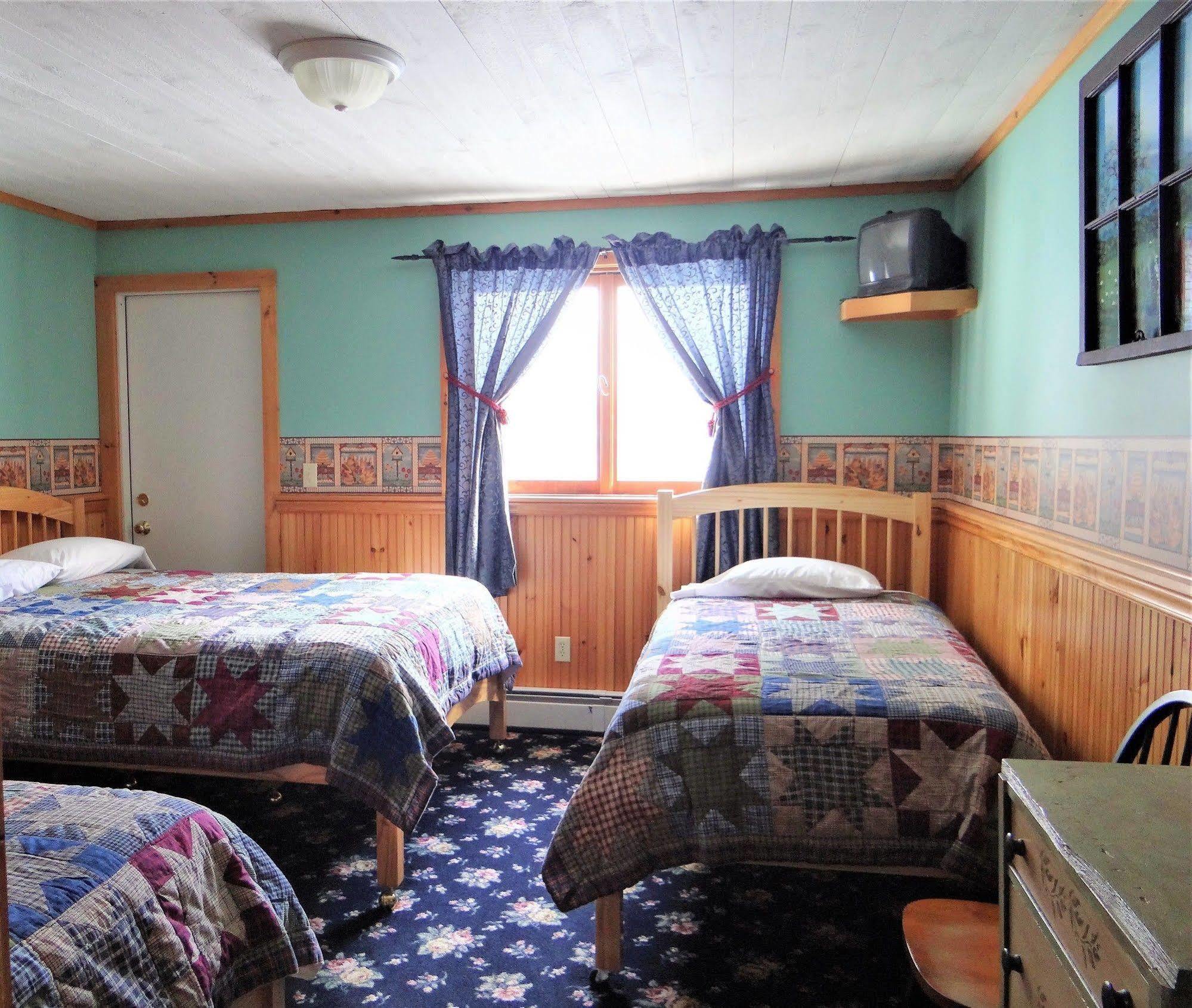 Blue Gentian Lodge At Magic Mountain 런던데리 외부 사진