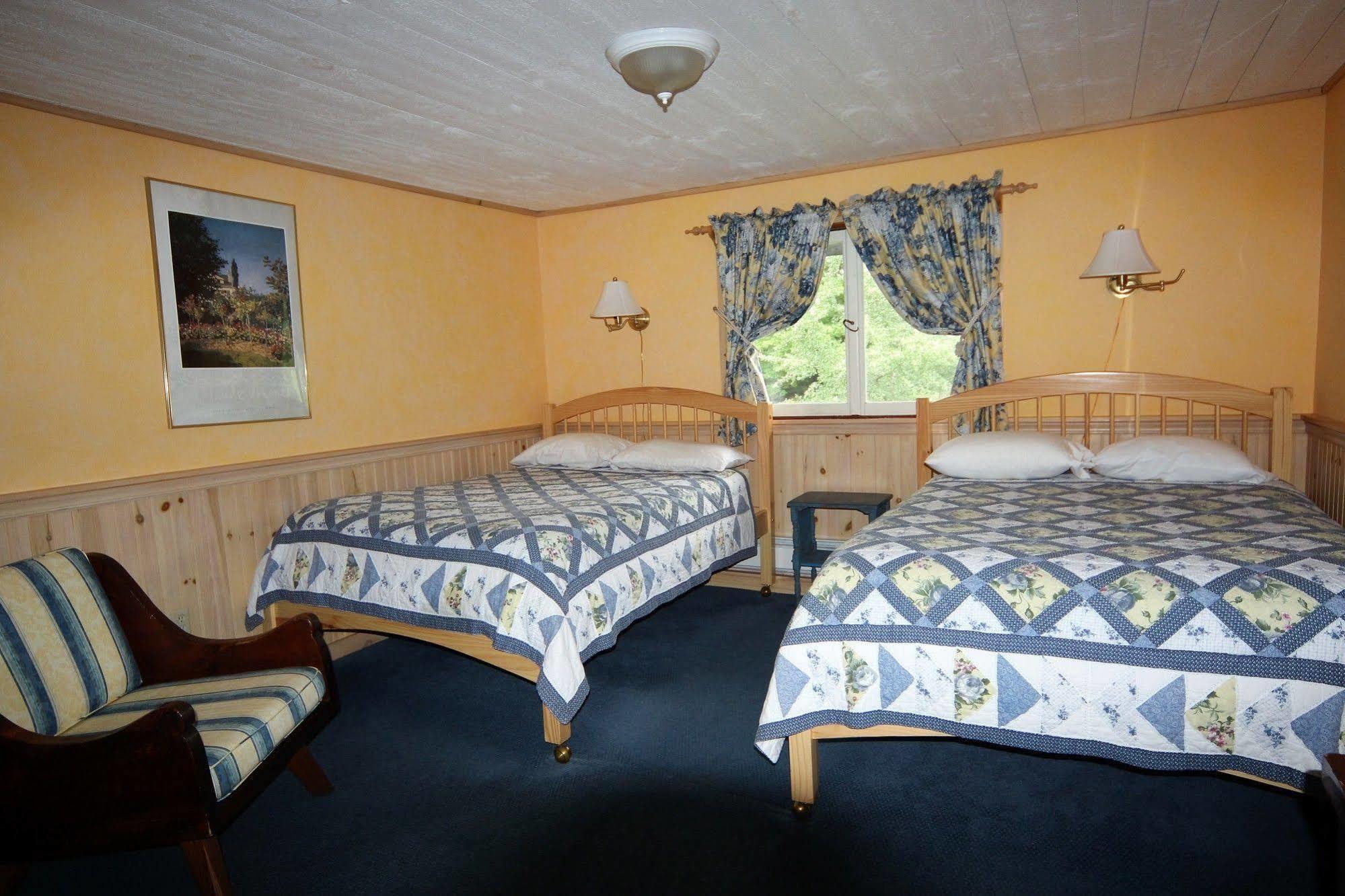 Blue Gentian Lodge At Magic Mountain 런던데리 외부 사진