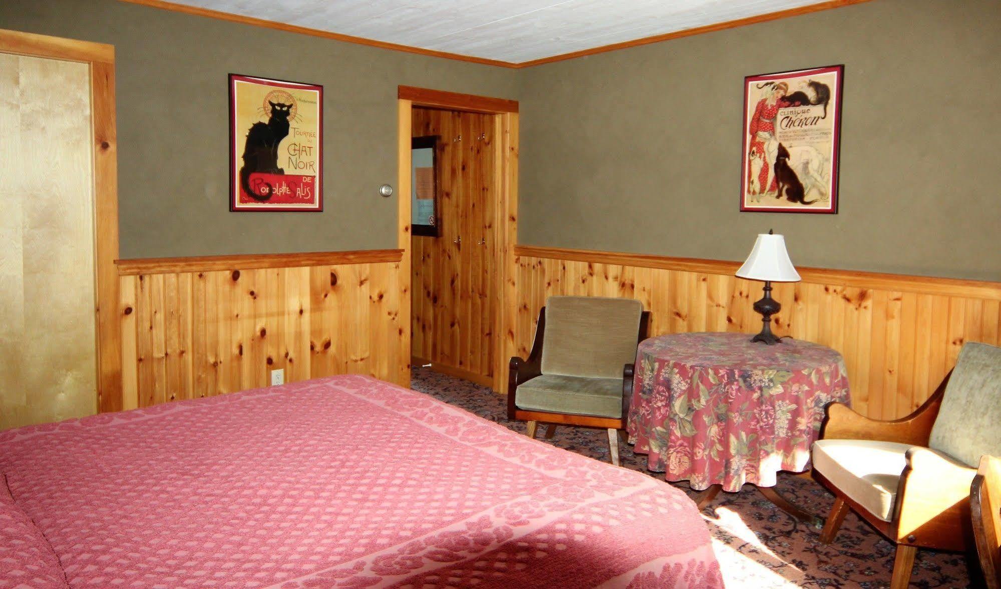Blue Gentian Lodge At Magic Mountain 런던데리 외부 사진