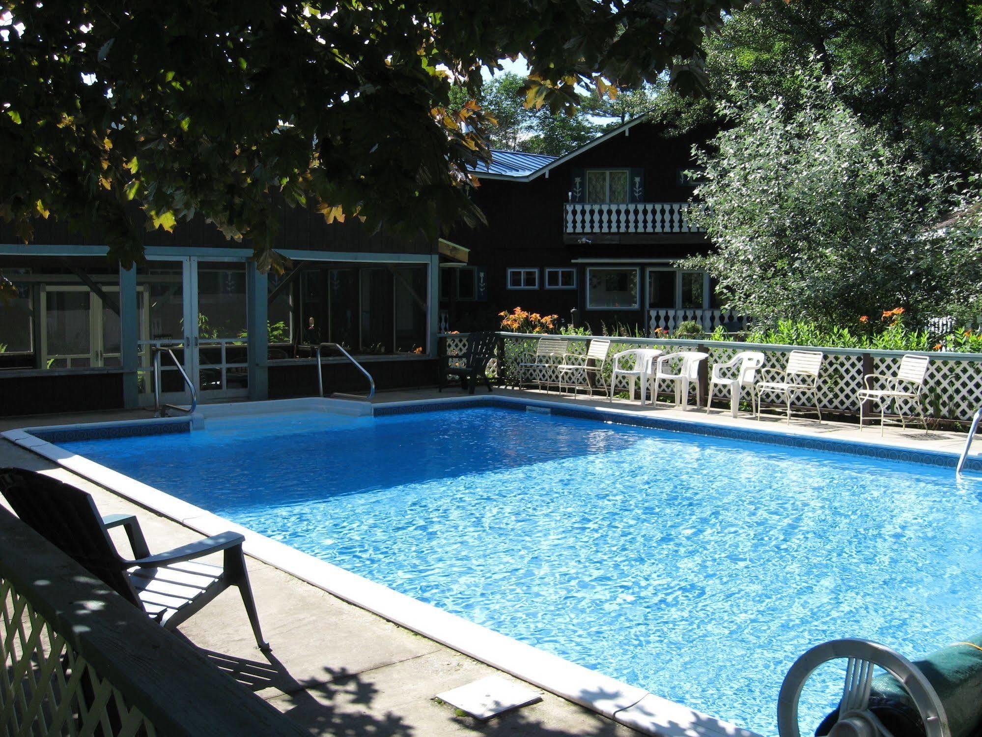 Blue Gentian Lodge At Magic Mountain 런던데리 외부 사진