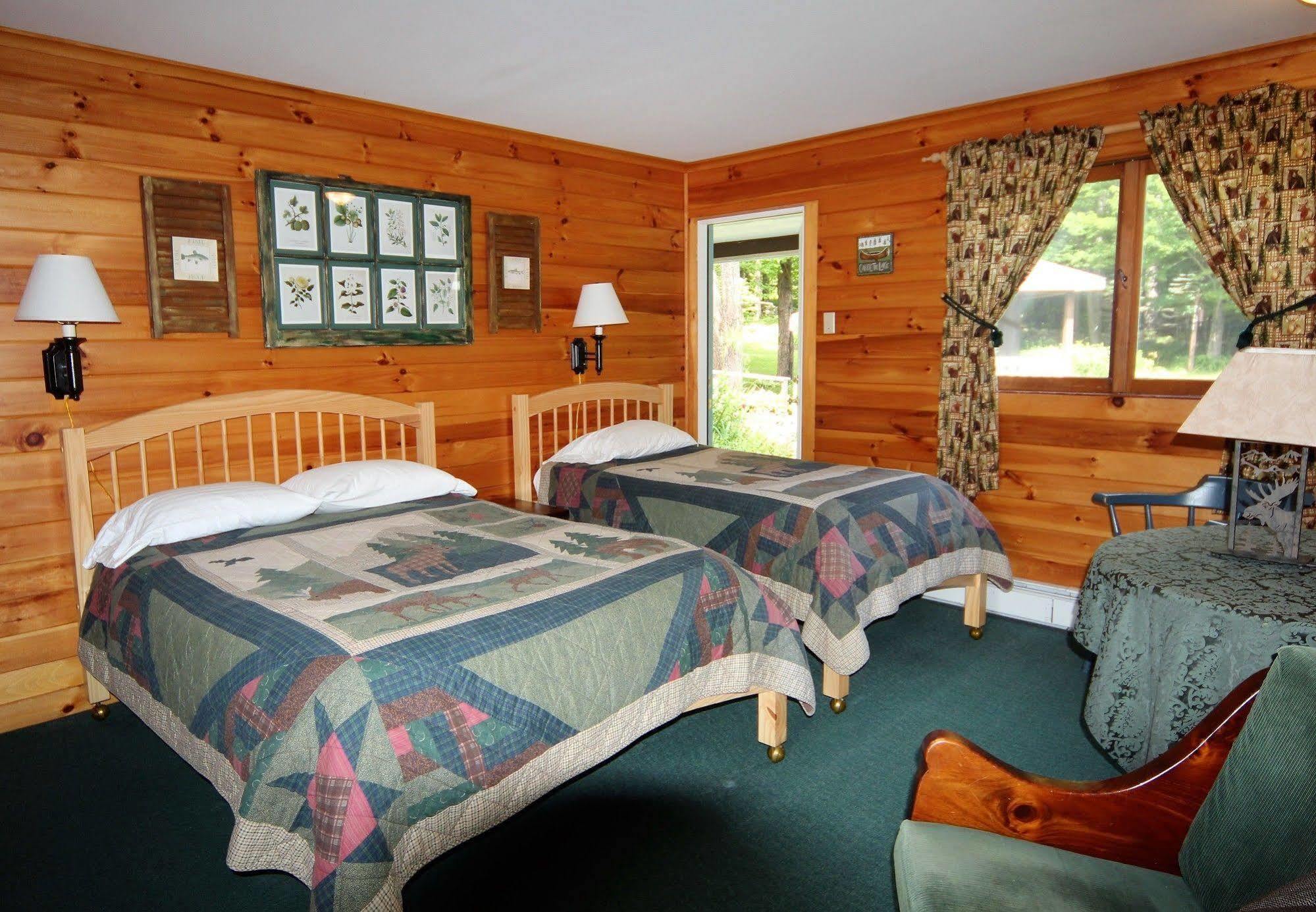 Blue Gentian Lodge At Magic Mountain 런던데리 외부 사진