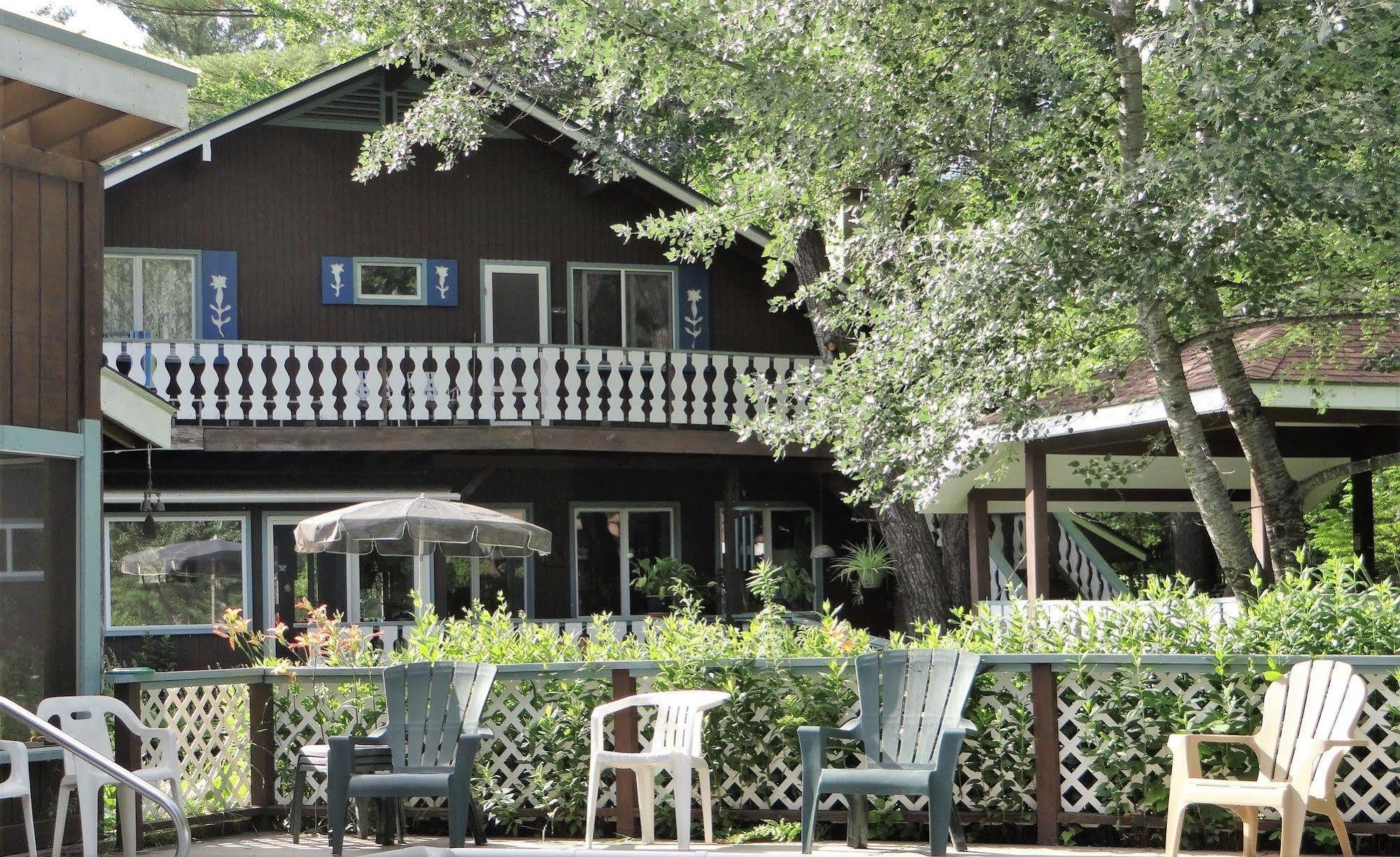 Blue Gentian Lodge At Magic Mountain 런던데리 외부 사진