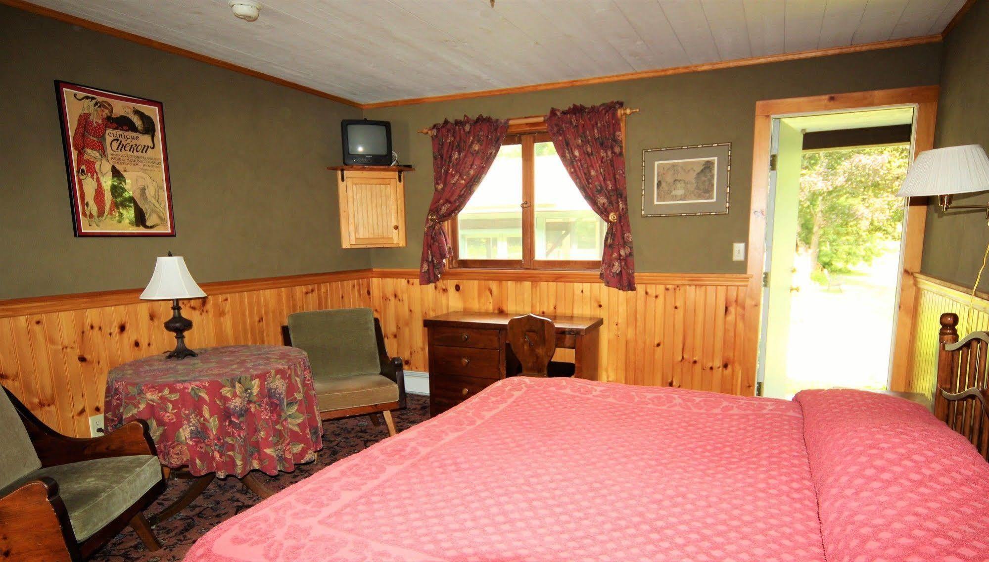 Blue Gentian Lodge At Magic Mountain 런던데리 외부 사진